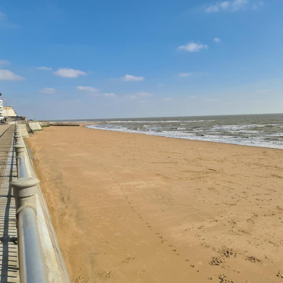 Shore Thing Beachfront Apartment Ramsgate - Sleeps 4 Екстериор снимка